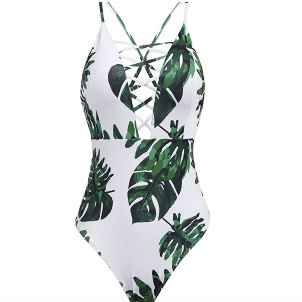 💚 New 💚 Tropical Leaf Print One-Piece Swimsuit Size Medium 💚